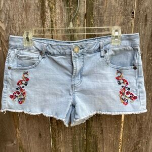 Romeo & Juliet Couture Light Blue Jean Shorts with Embroidery